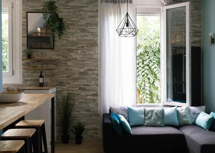Sleep In Montpellier, Cosy, Central, 5 Ch, 10P, Tram L1, 2,3 & 4