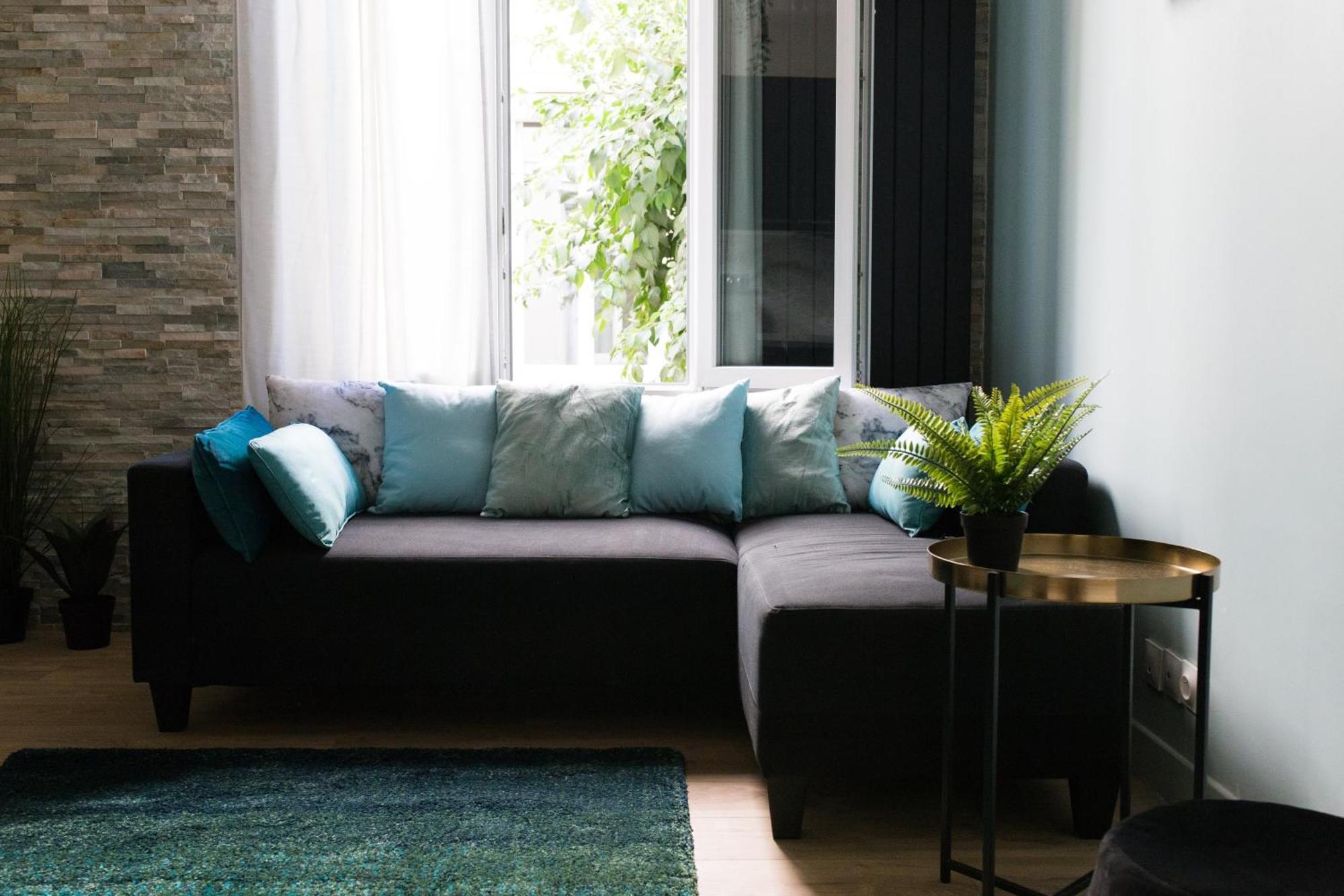 Sleep In Montpellier, Cosy, Central, 5 Ch, 10p, Tram L1, 2,3 & 4 *